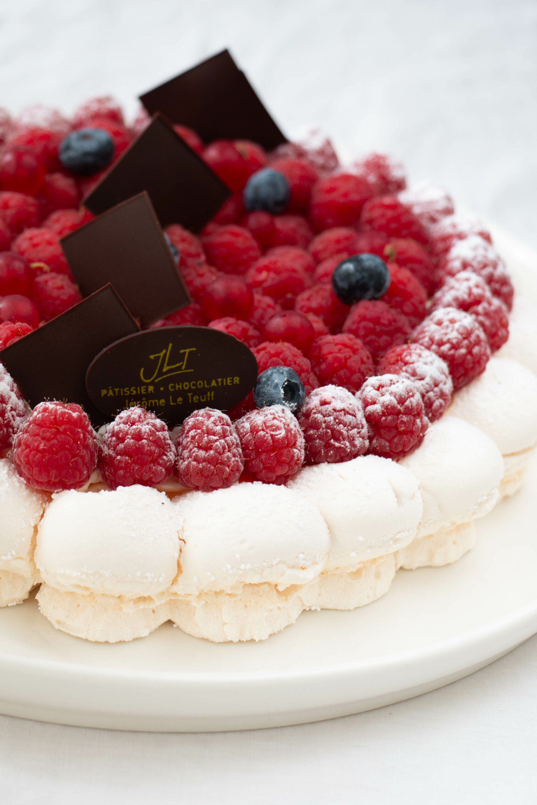 LA PAVLOVA AUX FRUITS ROUGES (sans farine de blé)